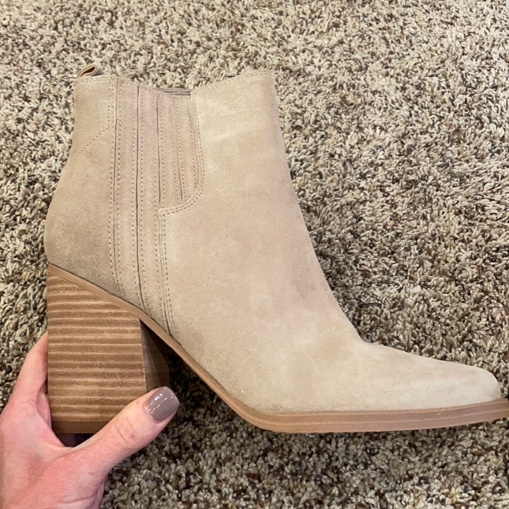 BRAND NEW, MARC FISHER, OSHAY, Light Gray Suede Boots!!